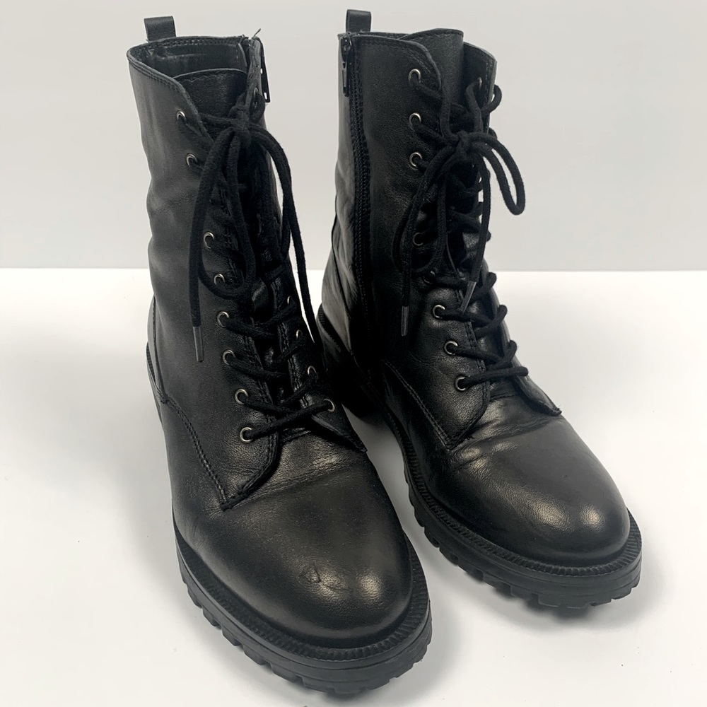 STEVE MADDEN BLACK LACE UP COMBAT BOOTS